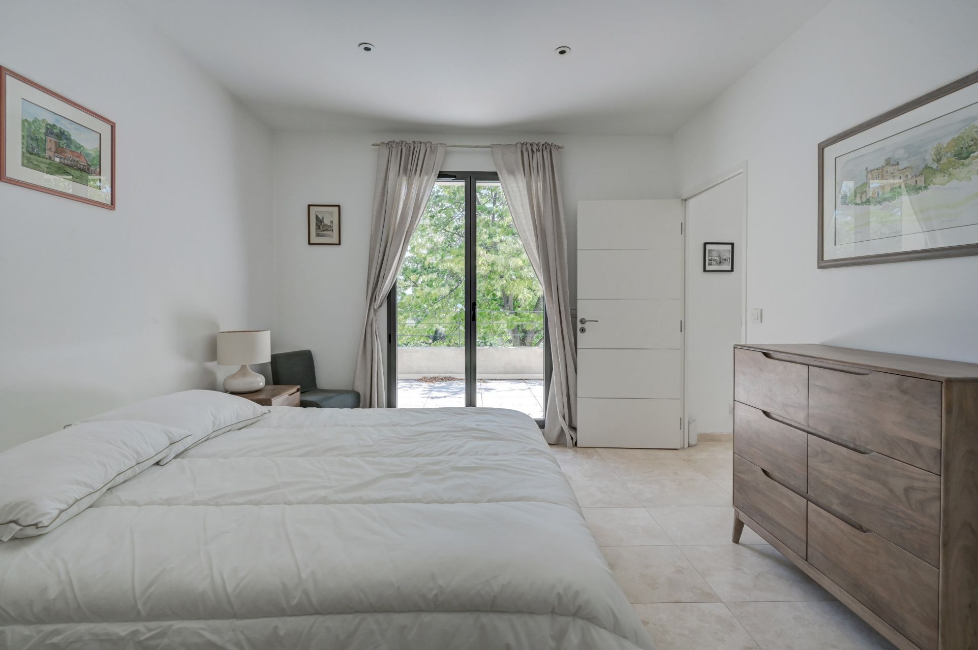 house 8 Rooms for sale on AIX EN PROVENCE (13100)