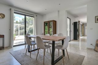 house 8 Rooms for sale on AIX EN PROVENCE (13100)