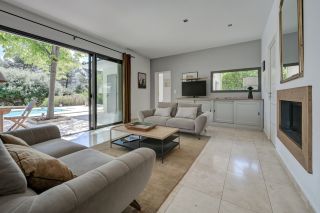 house 8 Rooms for sale on AIX EN PROVENCE (13100)