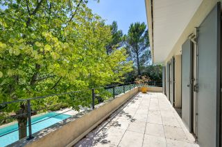 house 8 Rooms for sale on AIX EN PROVENCE (13100)