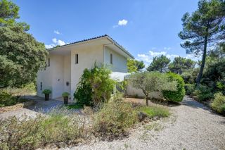 house 8 Rooms for sale on AIX EN PROVENCE (13100)