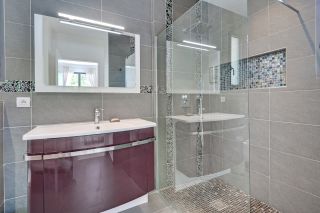 house 8 Rooms for sale on AIX EN PROVENCE (13100)
