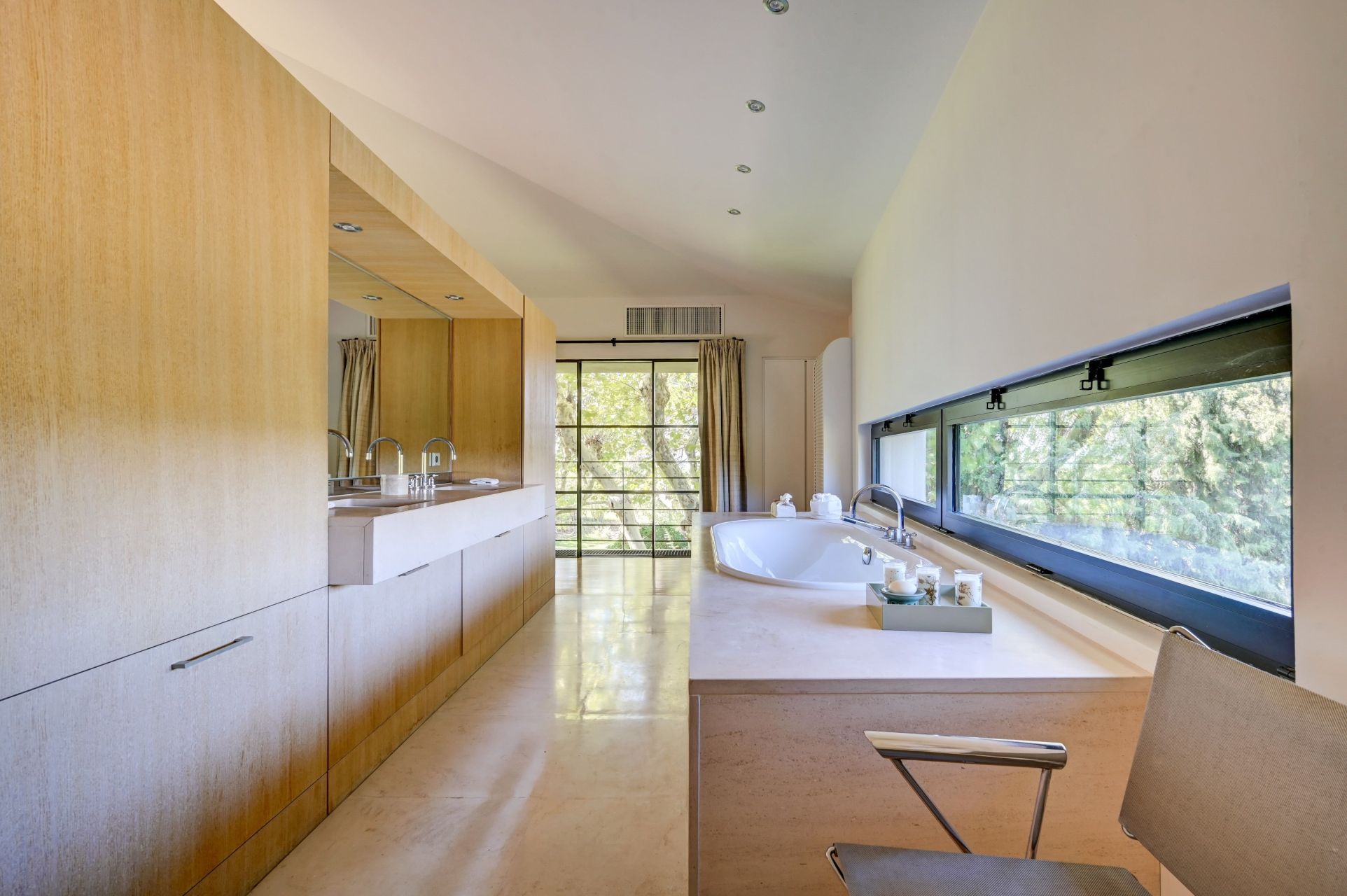 house 13 Rooms for sale on AIX EN PROVENCE (13100)