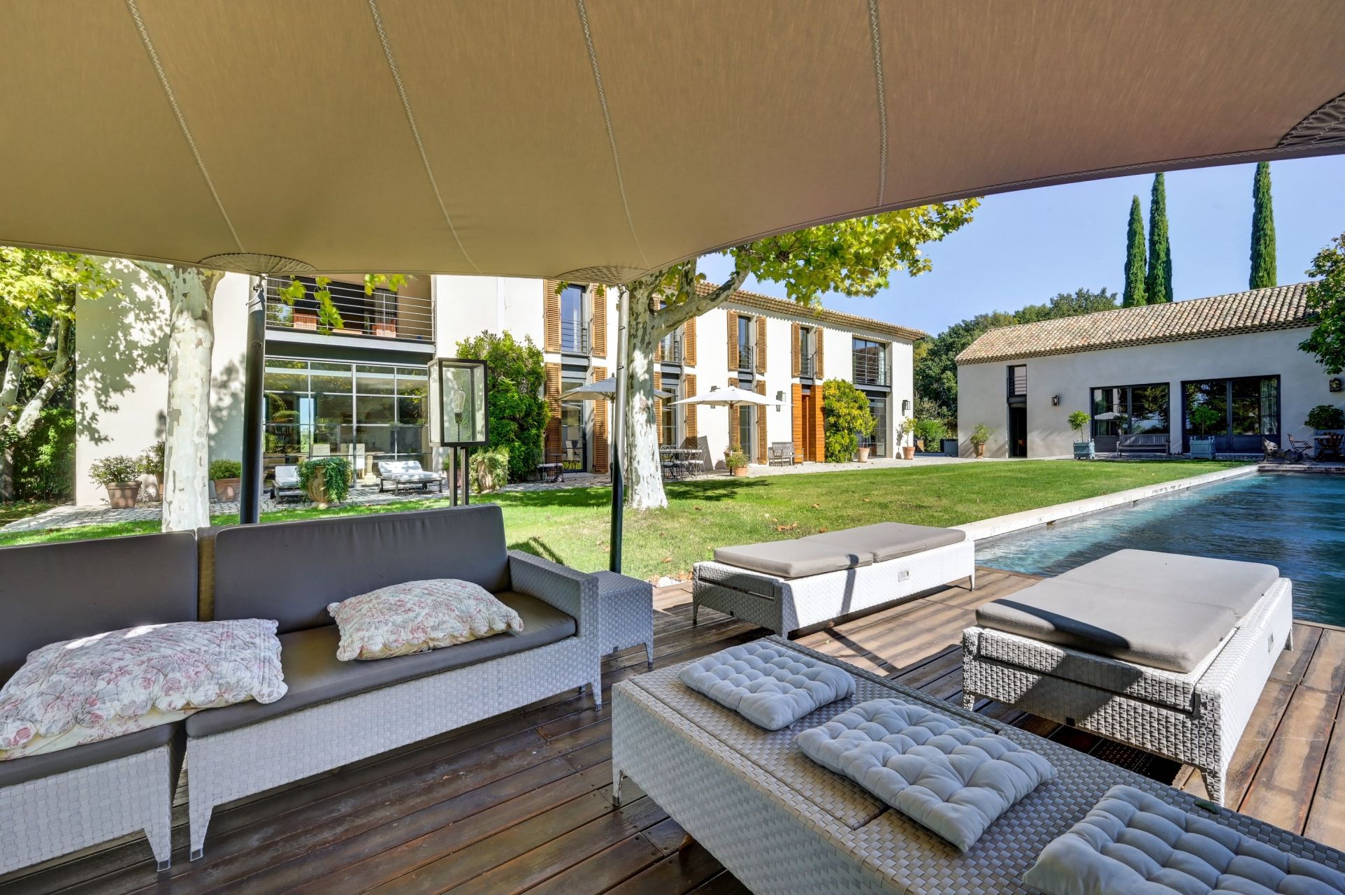 house 13 Rooms for sale on AIX EN PROVENCE (13100)