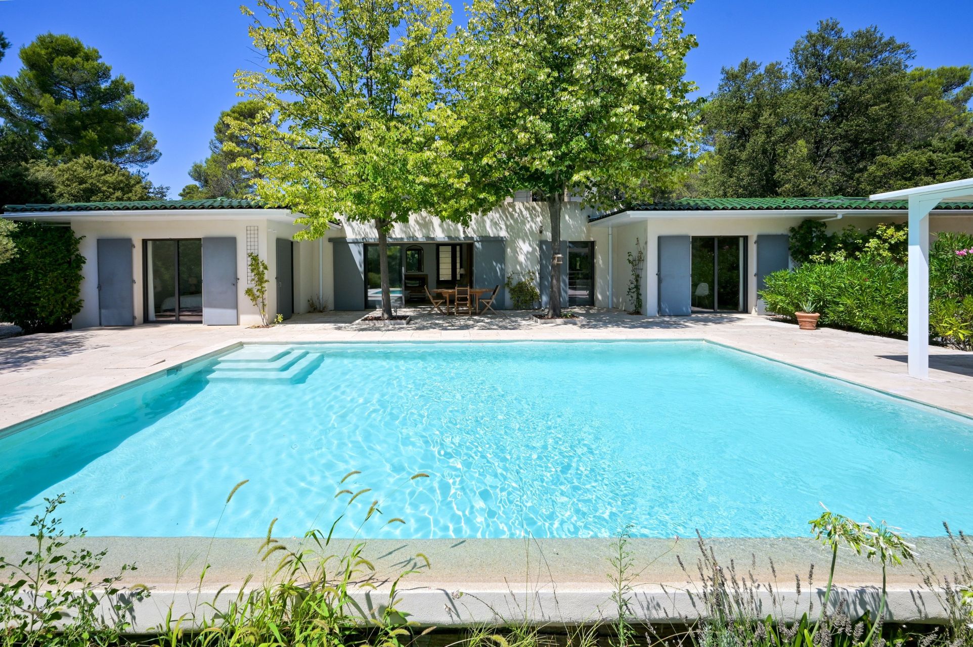 house 8 Rooms for rent on AIX EN PROVENCE (13100)
