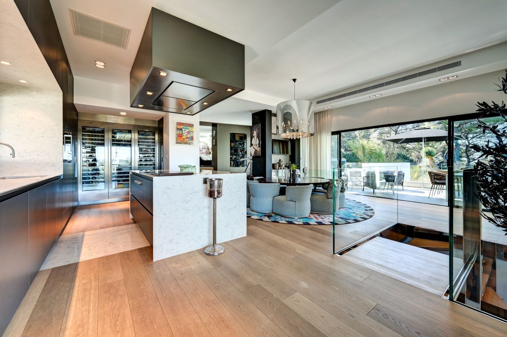 house 6 Rooms for sale on AIX EN PROVENCE (13100)