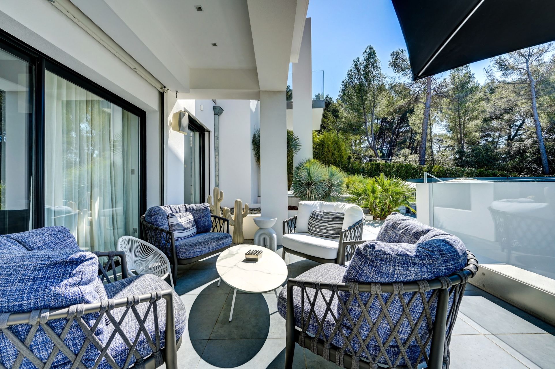 house 6 Rooms for sale on AIX EN PROVENCE (13100)