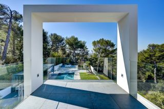 house 6 Rooms for sale on AIX EN PROVENCE (13100)