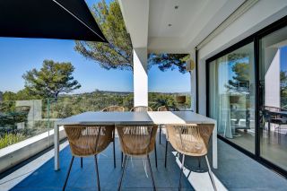 house 6 Rooms for sale on AIX EN PROVENCE (13100)