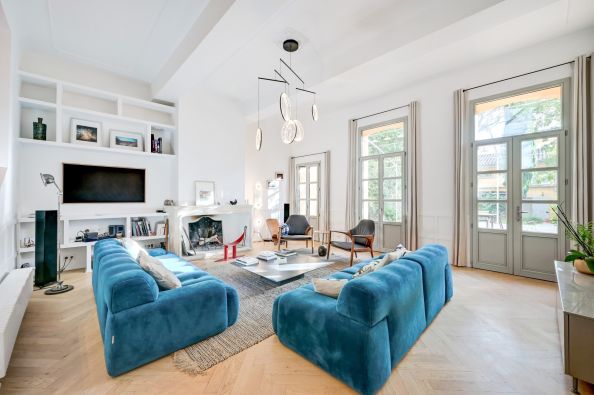 Vente Hôtel particulier Aix-en-Provence 14&nbsp;Pièces 490&nbsp;m²
