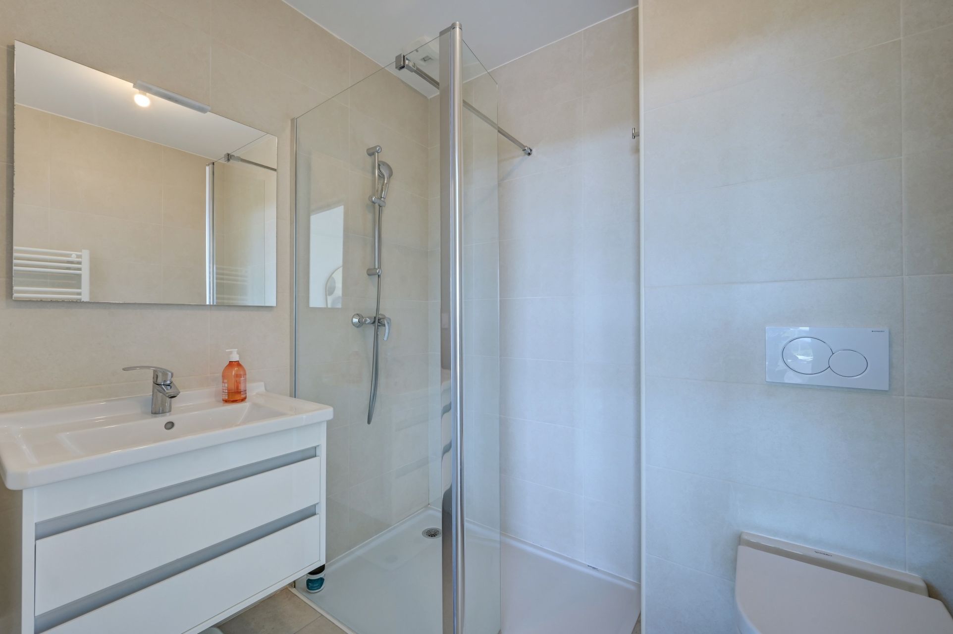 apartment 4 Rooms for sale on AIX EN PROVENCE (13090)