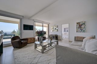 apartment 4 Rooms for sale on AIX EN PROVENCE (13090)