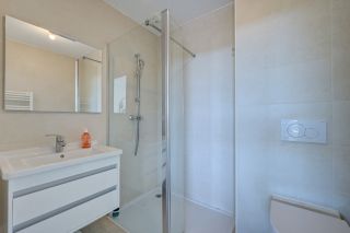 apartment 4 Rooms for sale on AIX EN PROVENCE (13090)