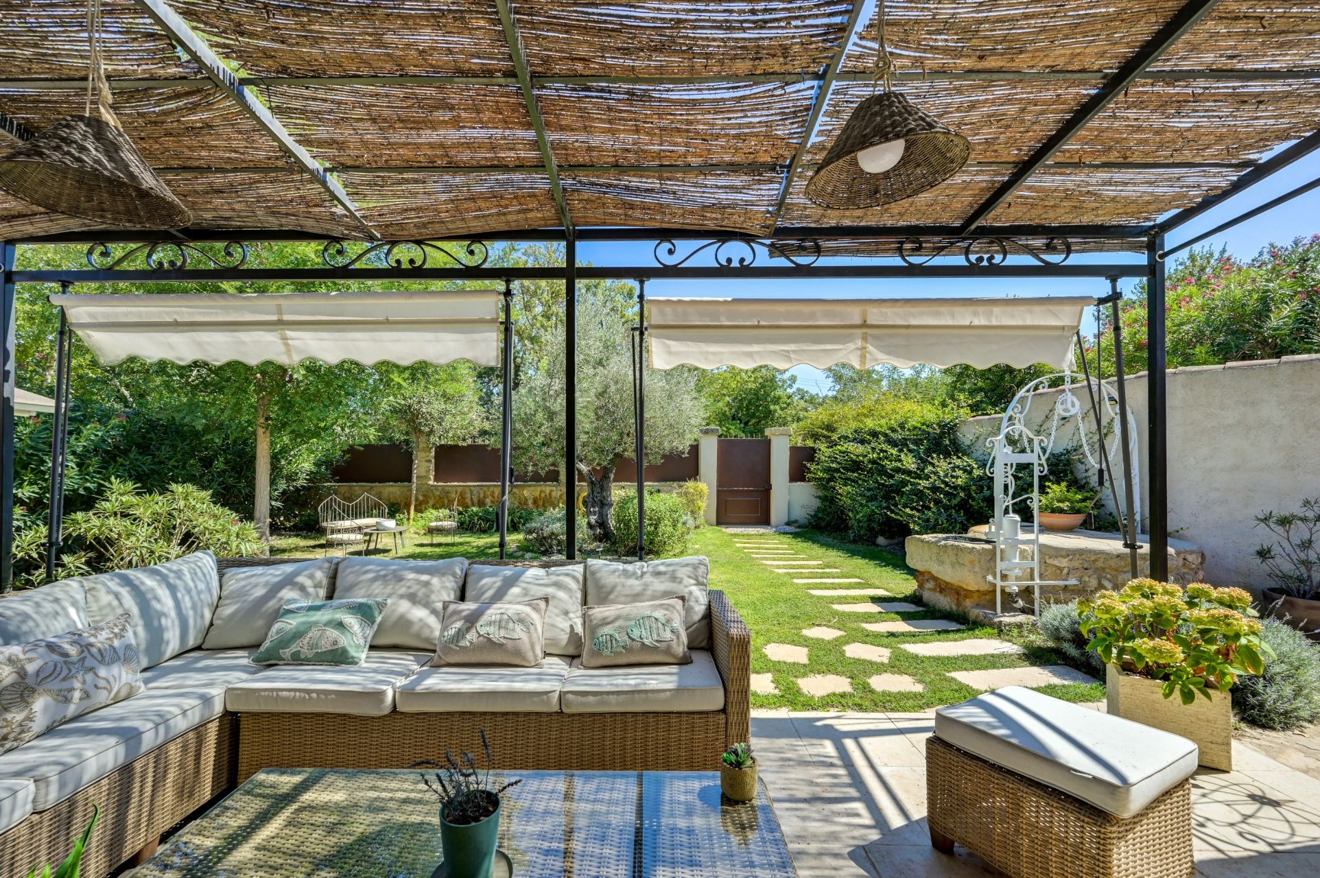 mas 6 Pièces en vente sur ST CANNAT (13760)