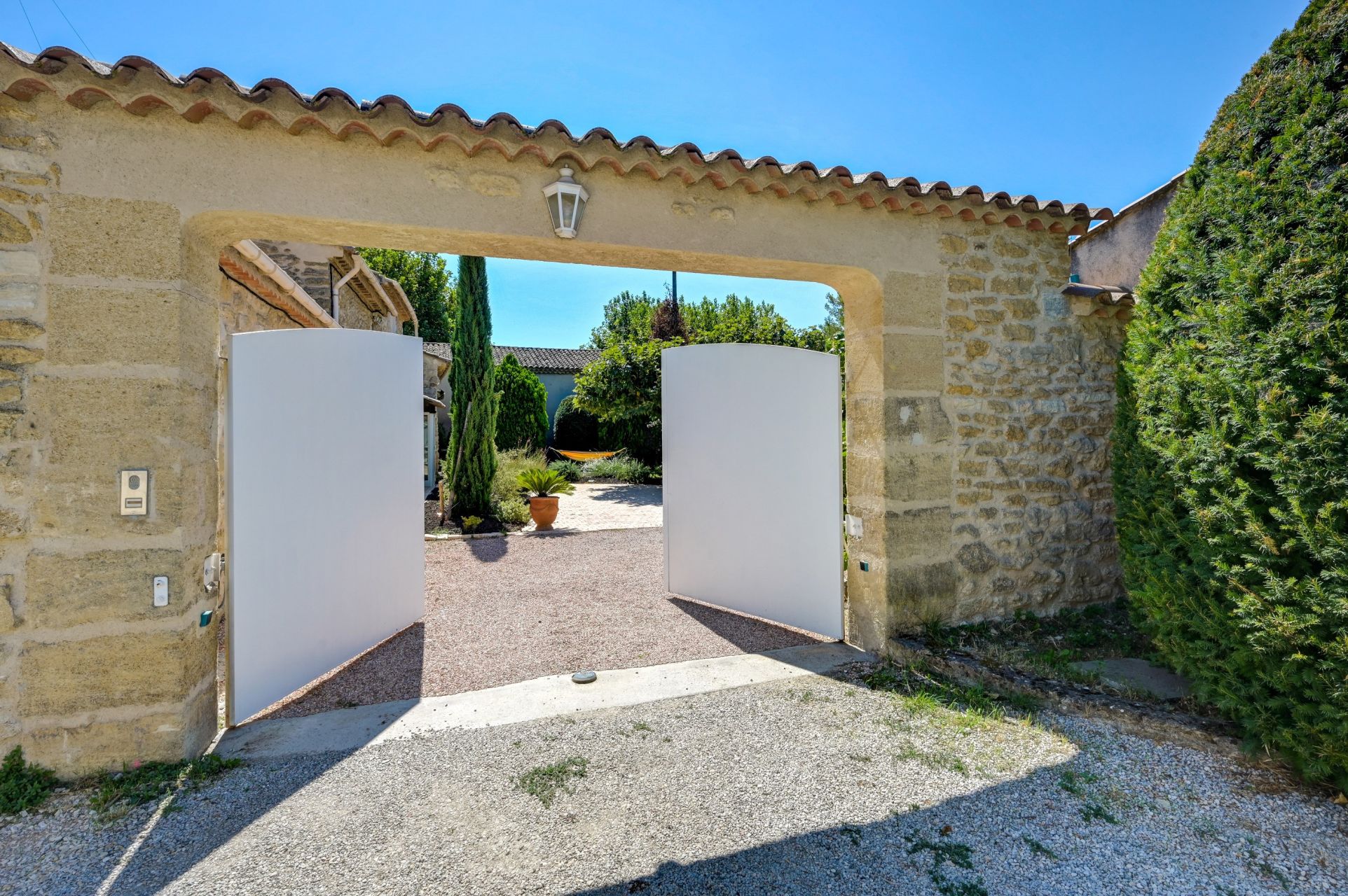 mas 6 Rooms for sale on LA BARBEN (13330)