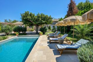 mas 6 Rooms for sale on LA BARBEN (13330)