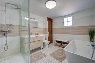 mas 6 Rooms for sale on LA BARBEN (13330)