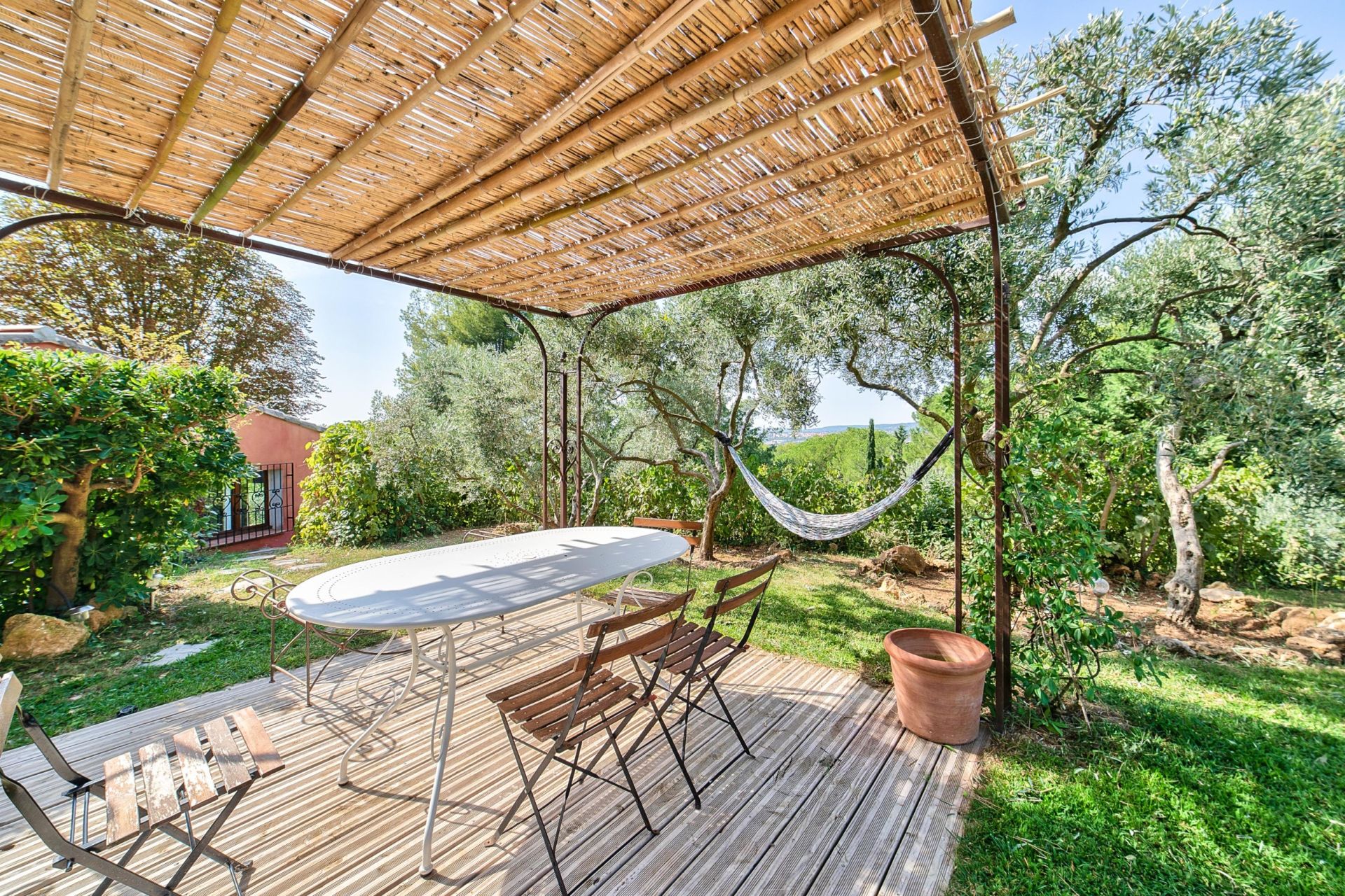 house 5 Rooms for rent on AIX EN PROVENCE (13100)