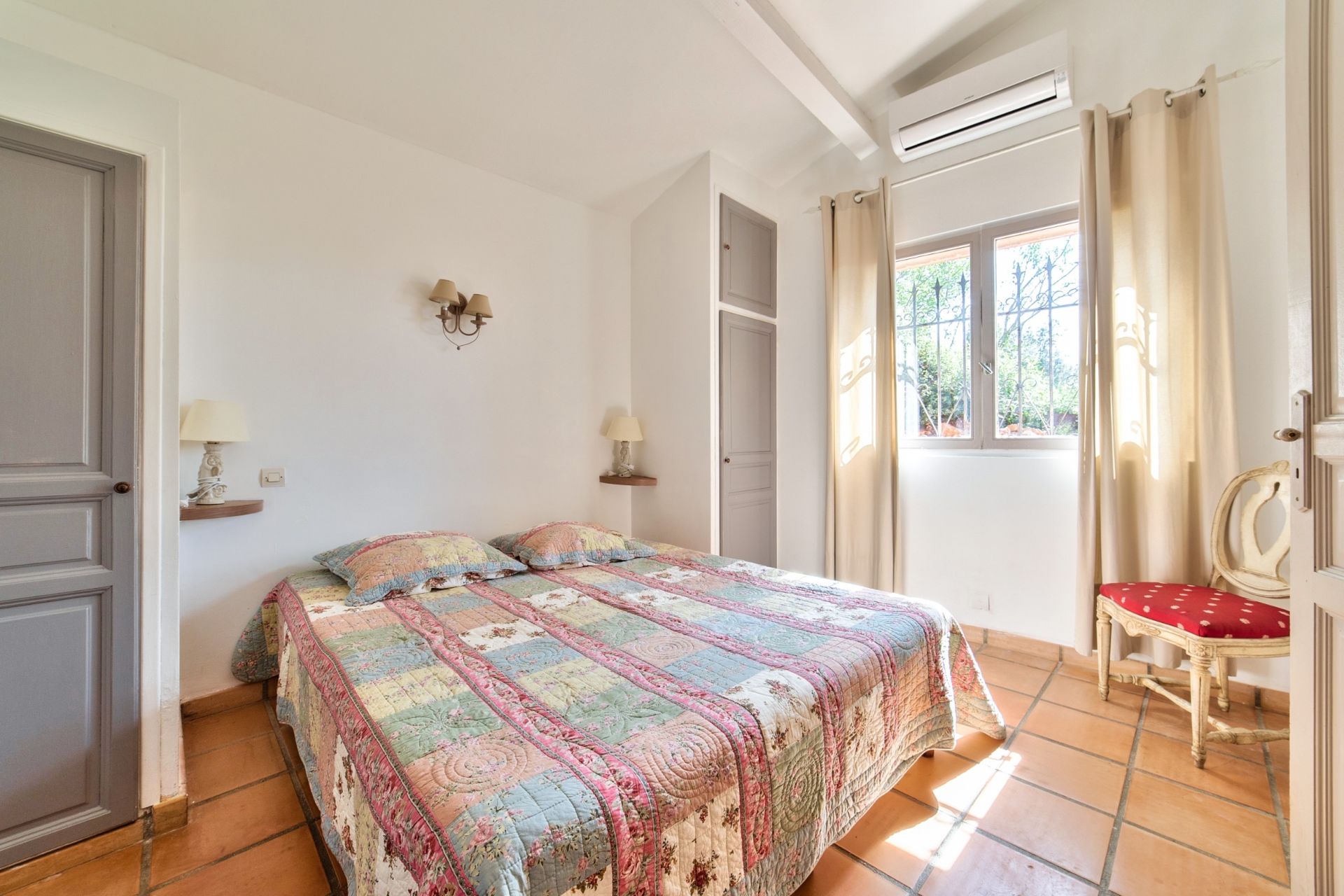 house 5 Rooms for rent on AIX EN PROVENCE (13100)
