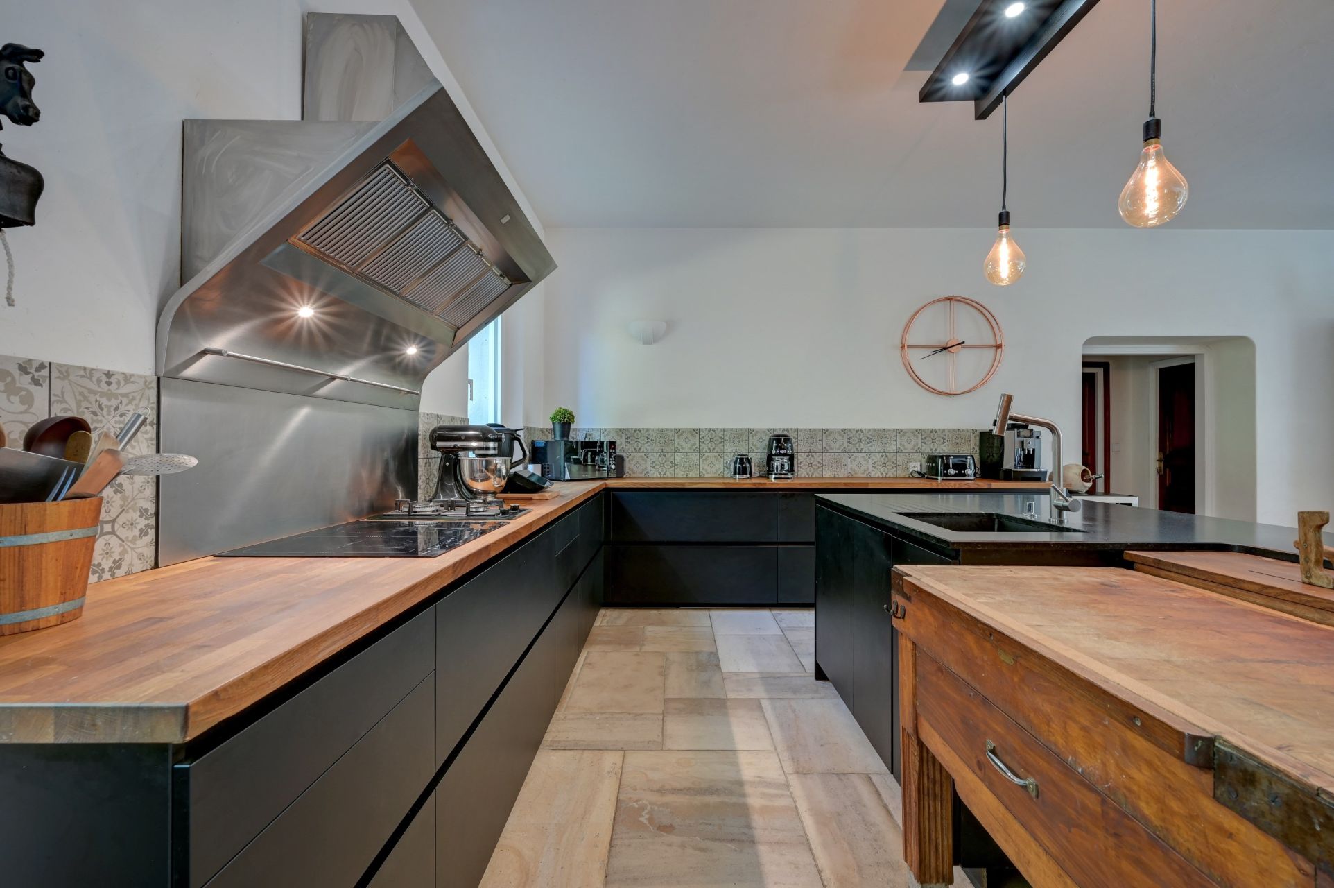 maison 12 Pièces en vente sur AIX EN PROVENCE (13100)