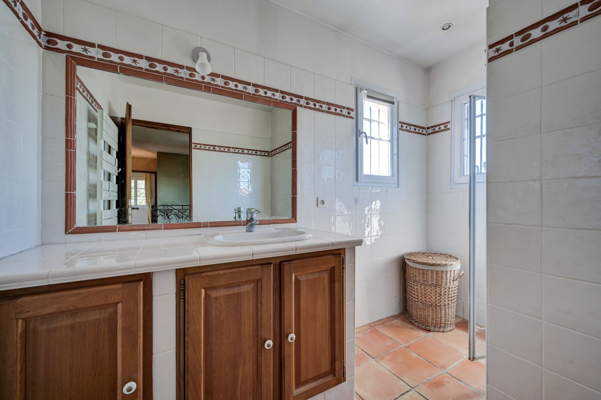 house 5 Rooms for sale on AIX EN PROVENCE (13100)