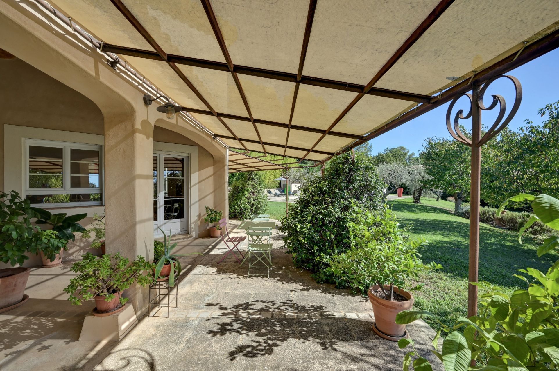 house 5 Rooms for sale on AIX EN PROVENCE (13100)