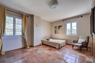house 5 Rooms for sale on AIX EN PROVENCE (13100)