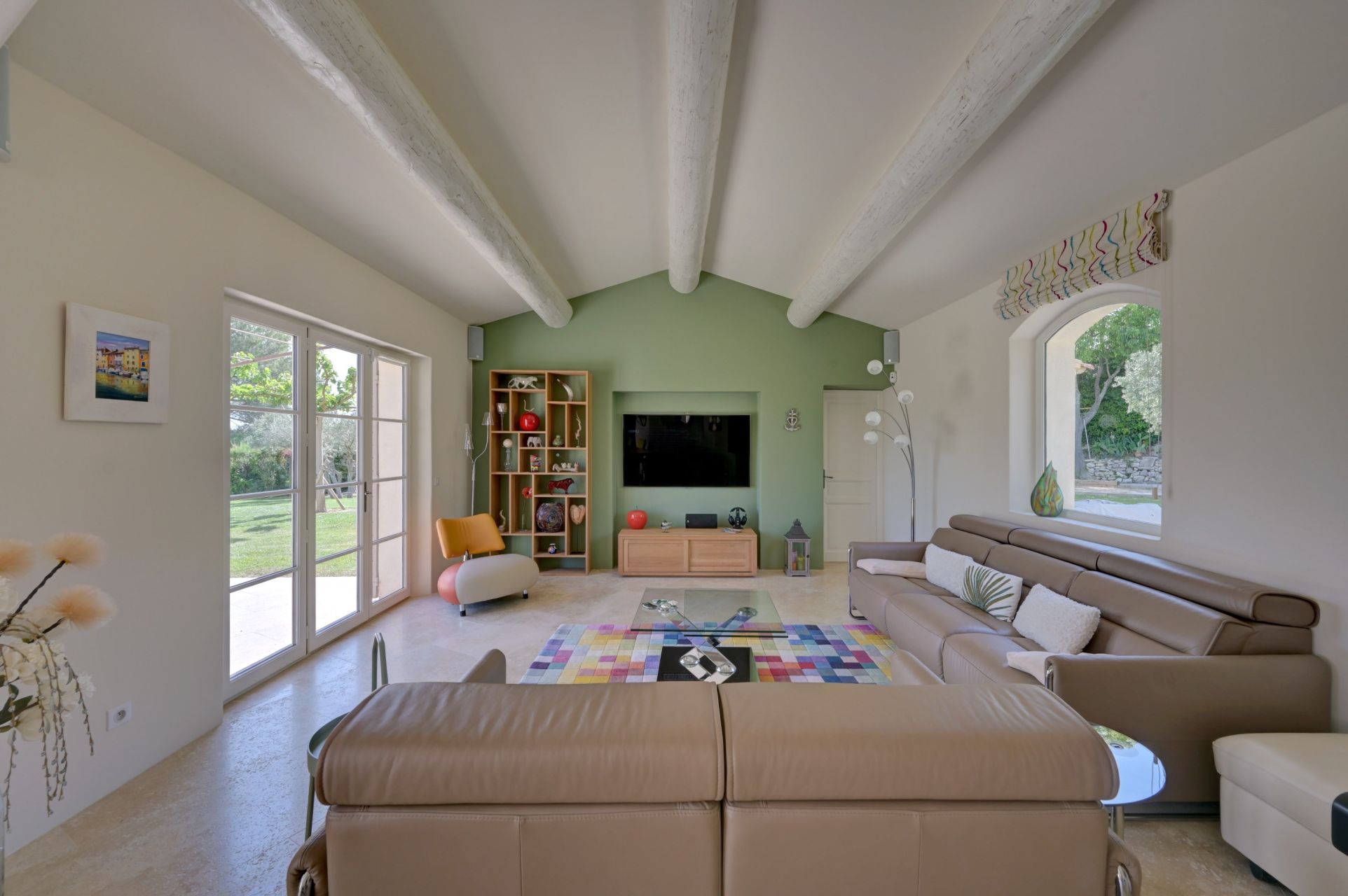 house 8 Rooms for sale on EGUILLES (13510)