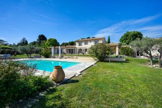 house 8 Rooms for sale on EGUILLES (13510)