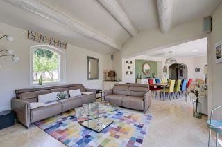 house 8 Rooms for sale on EGUILLES (13510)