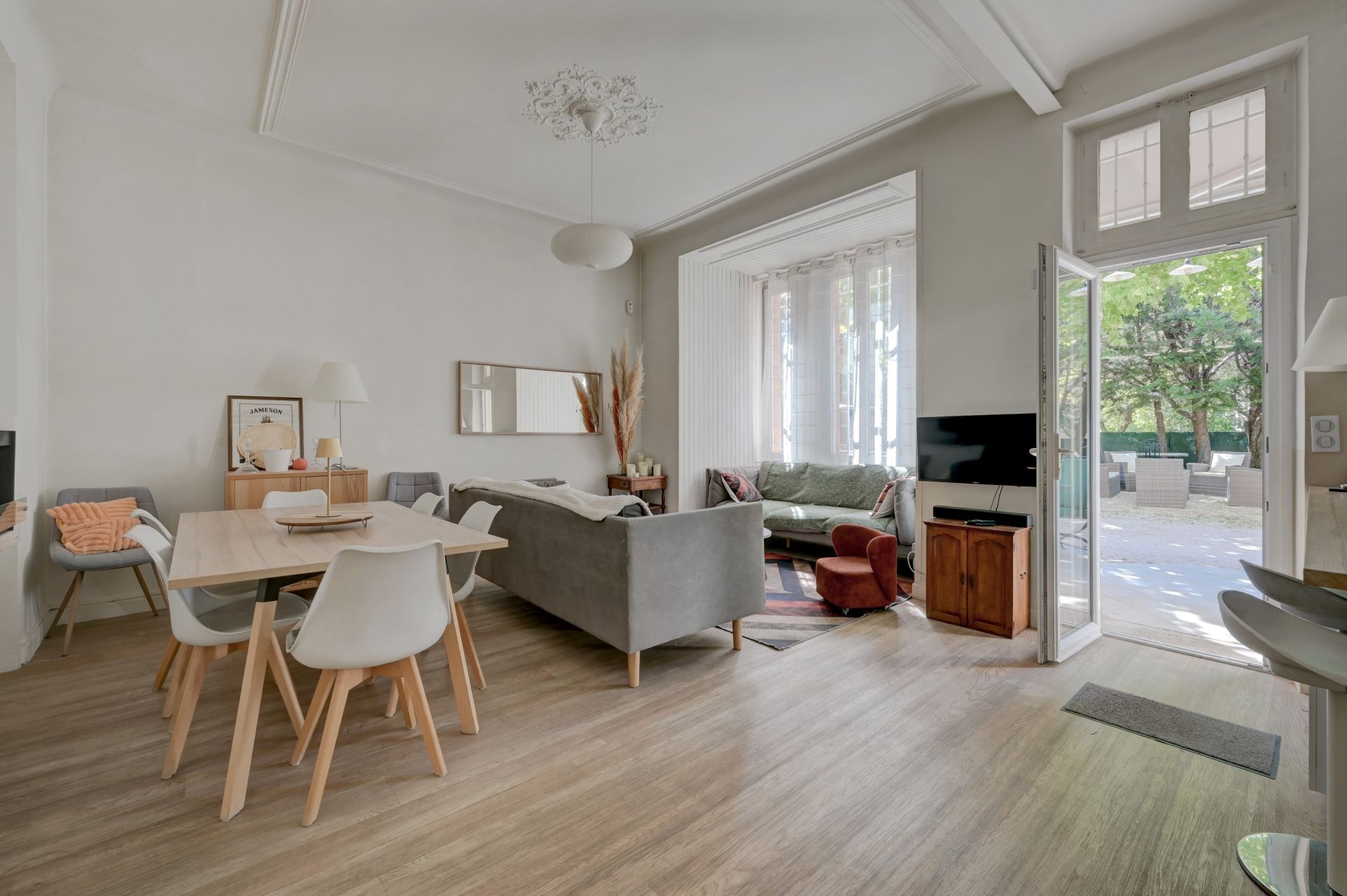 house 7 Rooms for sale on AIX EN PROVENCE (13100)