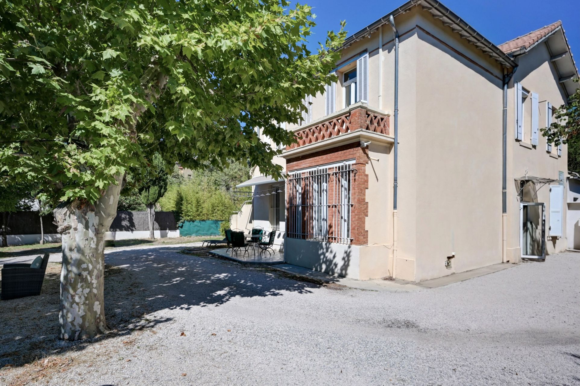 house 7 Rooms for sale on AIX EN PROVENCE (13100)