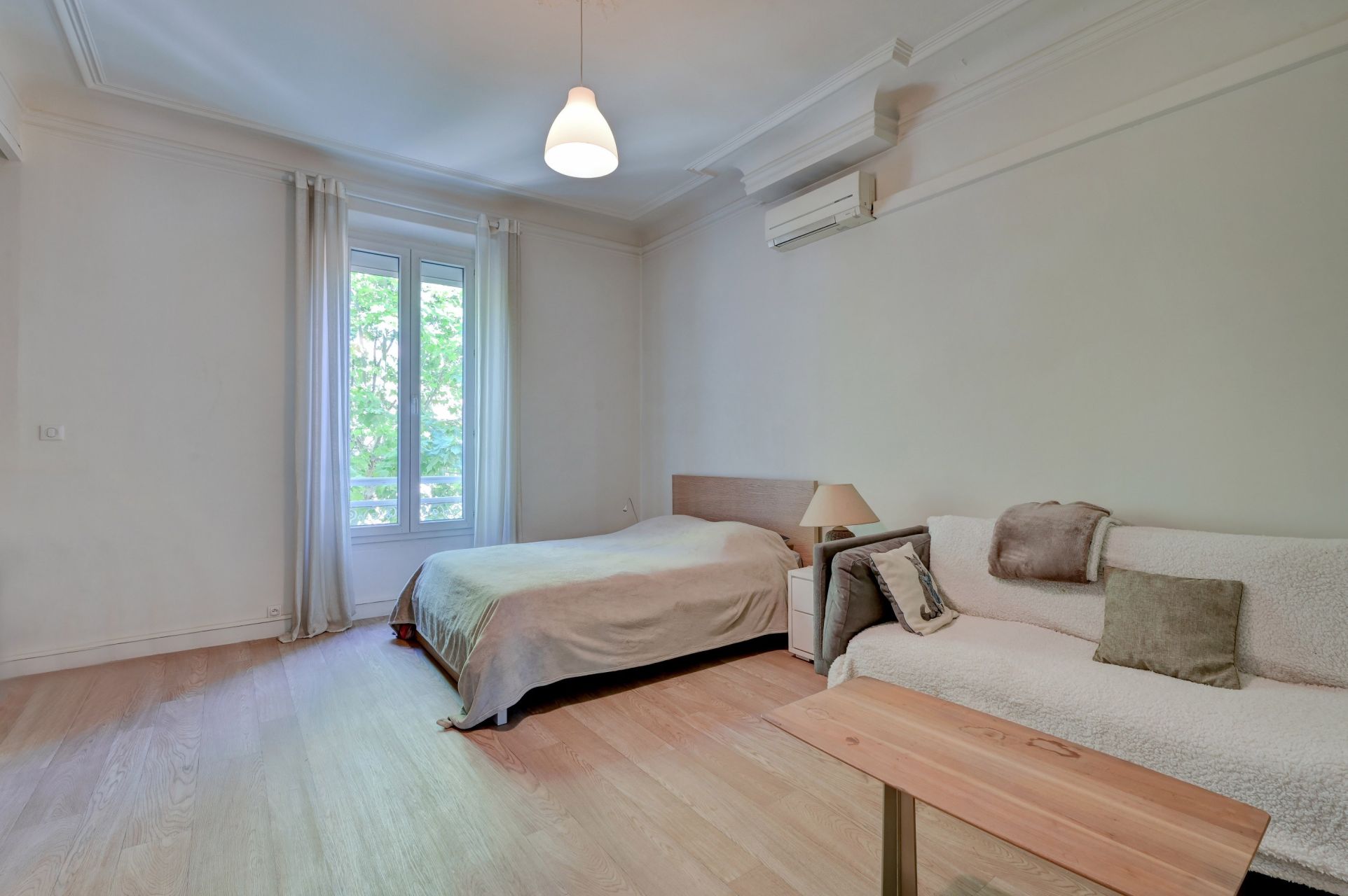 house 7 Rooms for sale on AIX EN PROVENCE (13100)