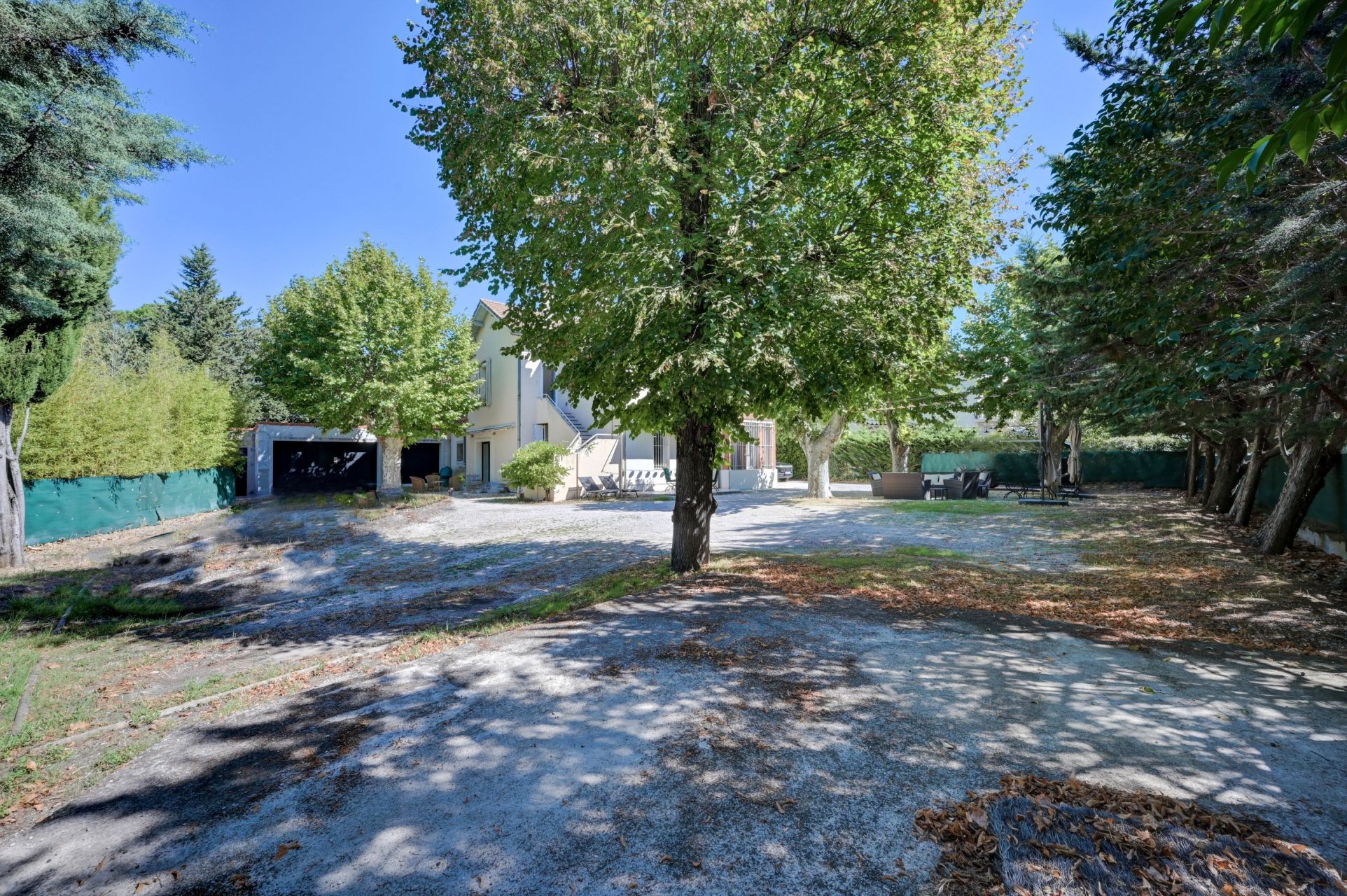 house 7 Rooms for sale on AIX EN PROVENCE (13100)