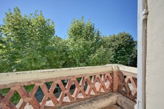 house 7 Rooms for sale on AIX EN PROVENCE (13100)