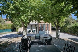 house 7 Rooms for sale on AIX EN PROVENCE (13100)