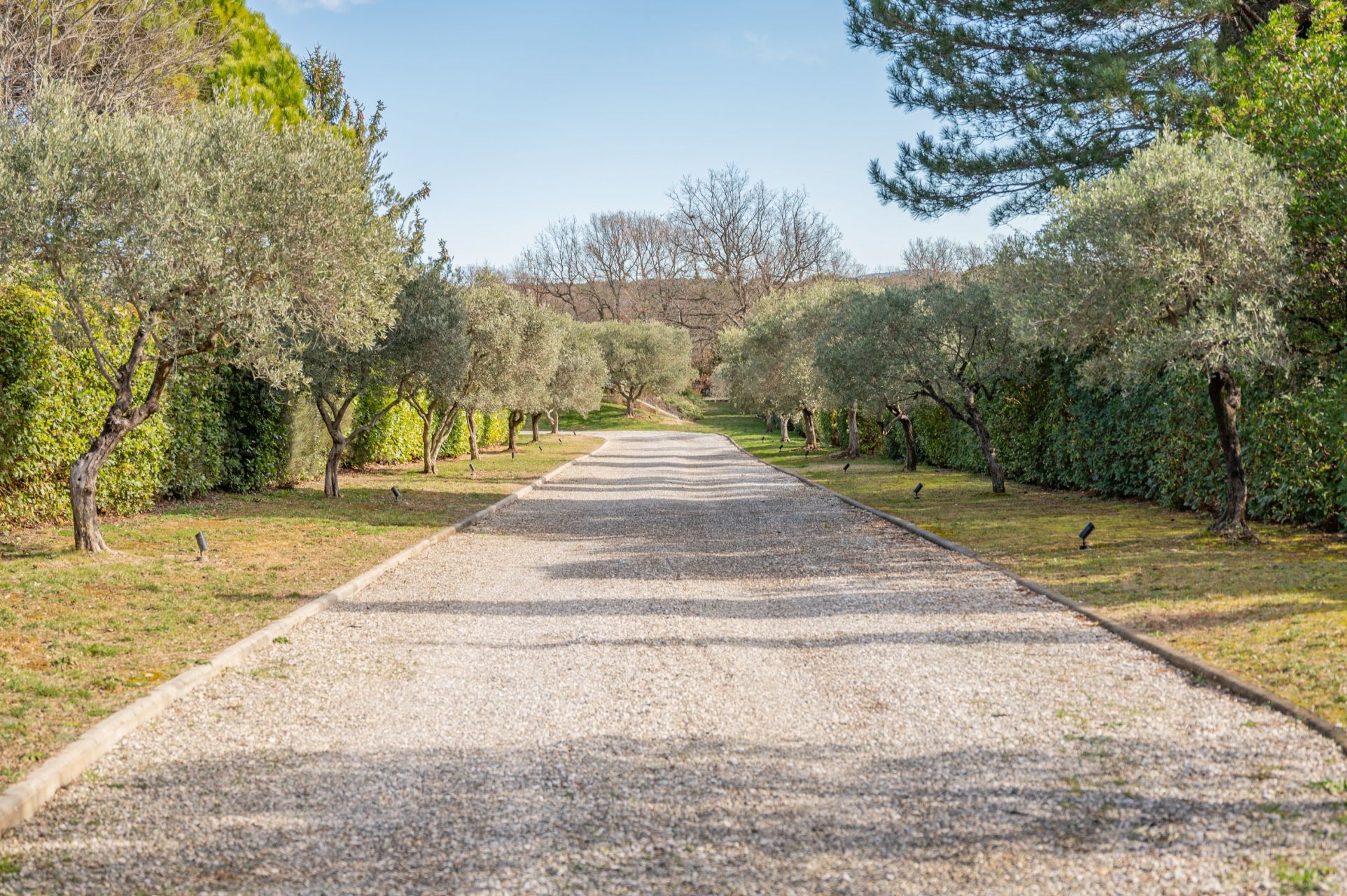 house 10 Rooms for sale on AIX EN PROVENCE (13100)