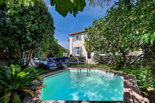 Vente Maison de ville Bouc-Bel-Air 7&nbsp;Pièces 200&nbsp;m²
