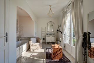 maison 8 Pièces en vente sur CABRIES (13480)