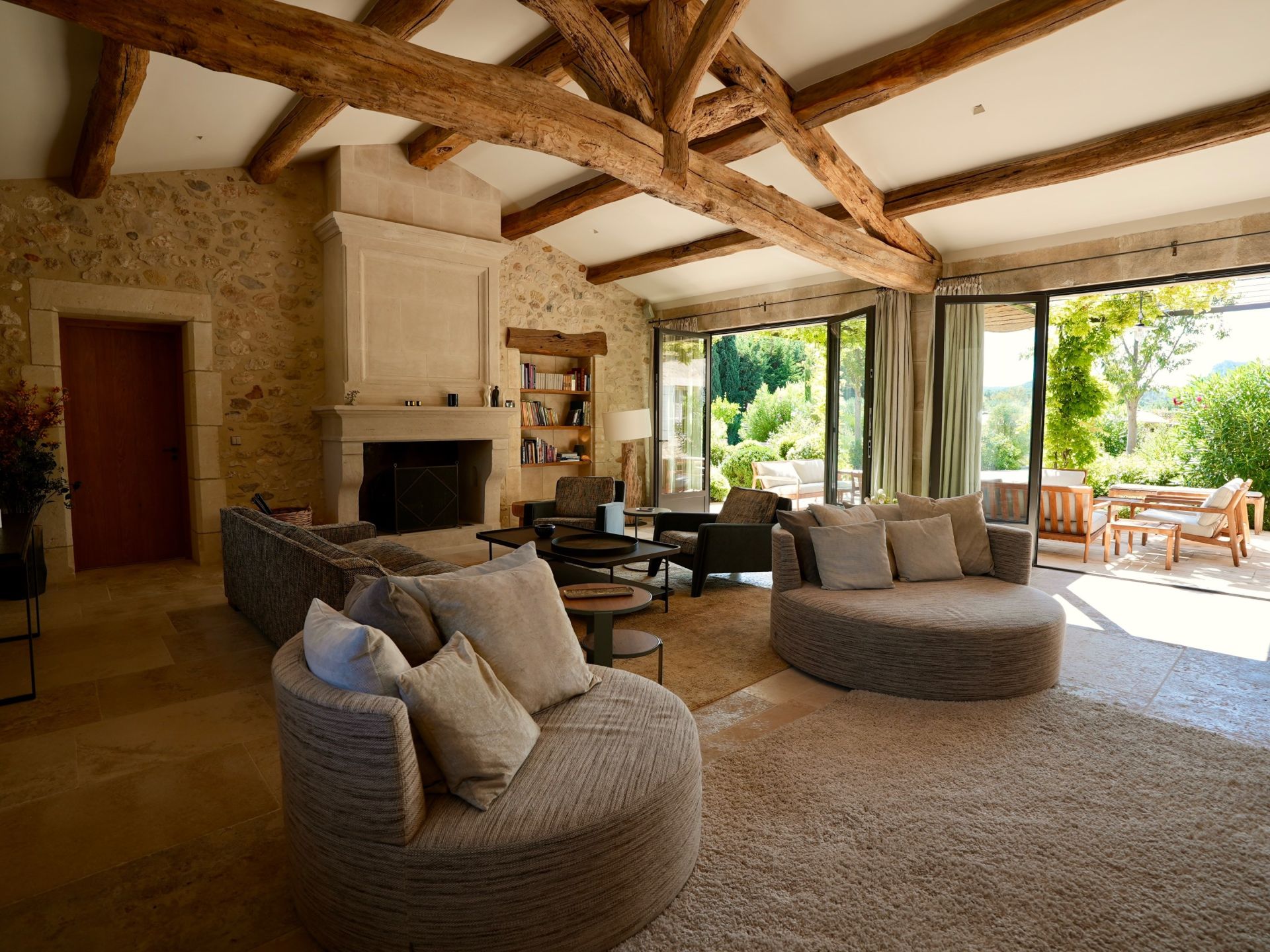 maison 10 Pièces en location saisonnière sur EYGALIERES (13810)