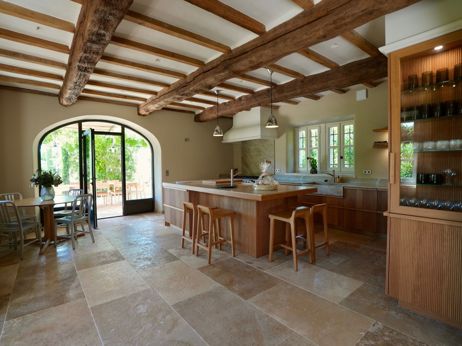 maison 10 Pièces en location saisonnière sur EYGALIERES (13810)