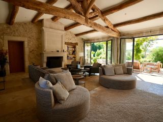 maison 10 Pièces en location saisonnière sur EYGALIERES (13810)