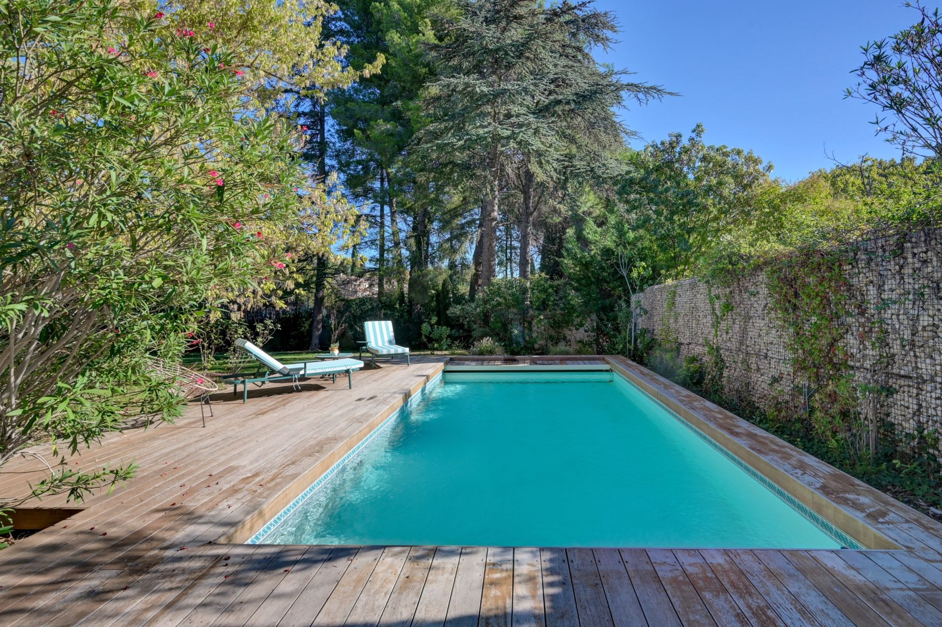 house 5 Rooms for sale on AIX EN PROVENCE (13100)