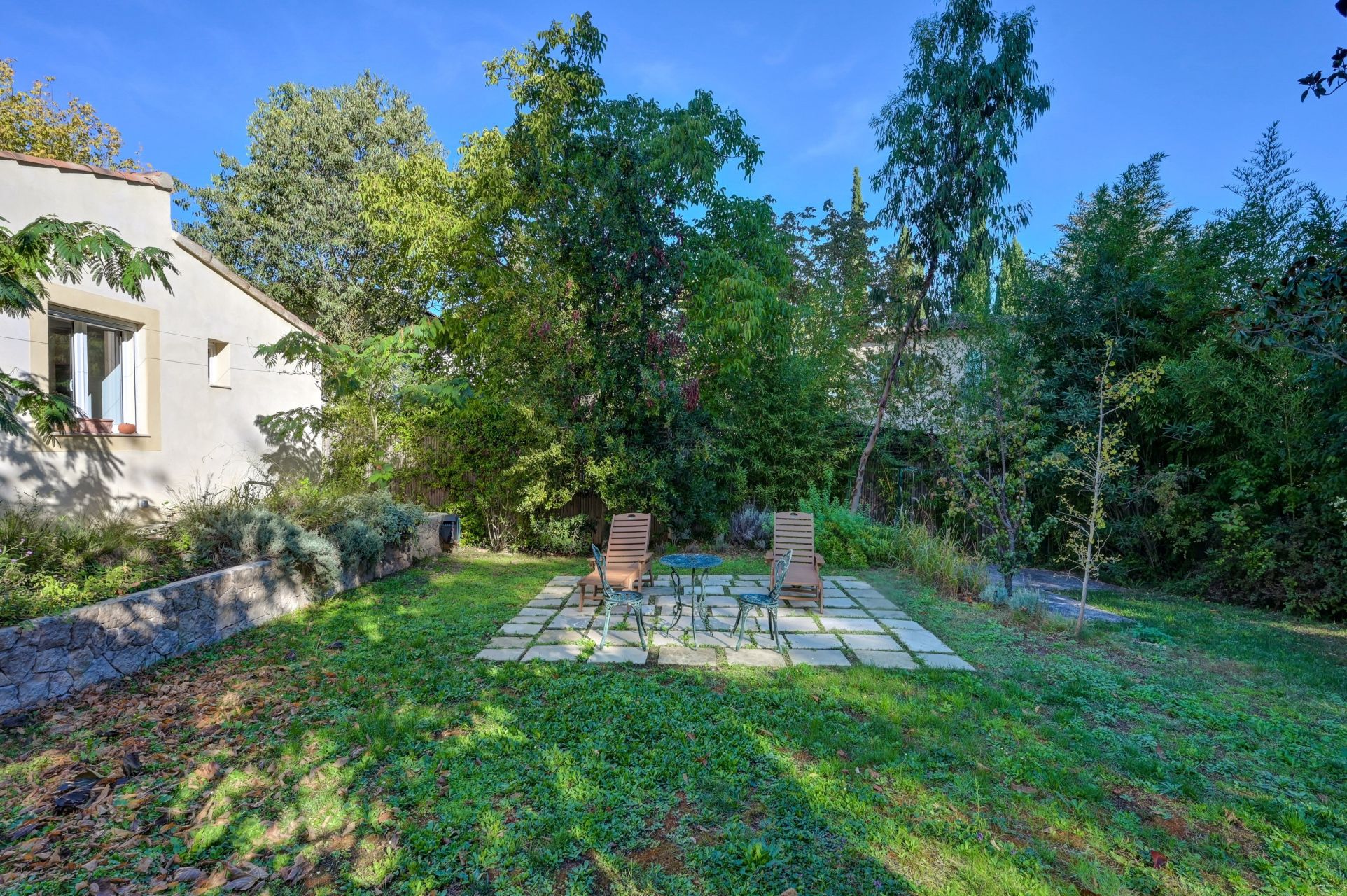 house 5 Rooms for sale on AIX EN PROVENCE (13100)