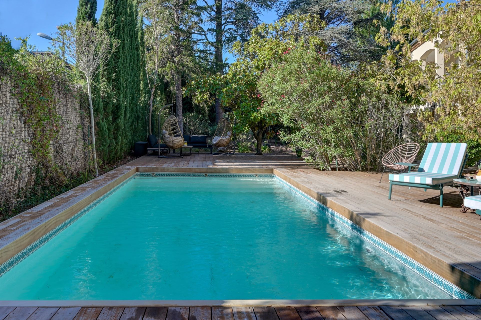 house 5 Rooms for sale on AIX EN PROVENCE (13100)