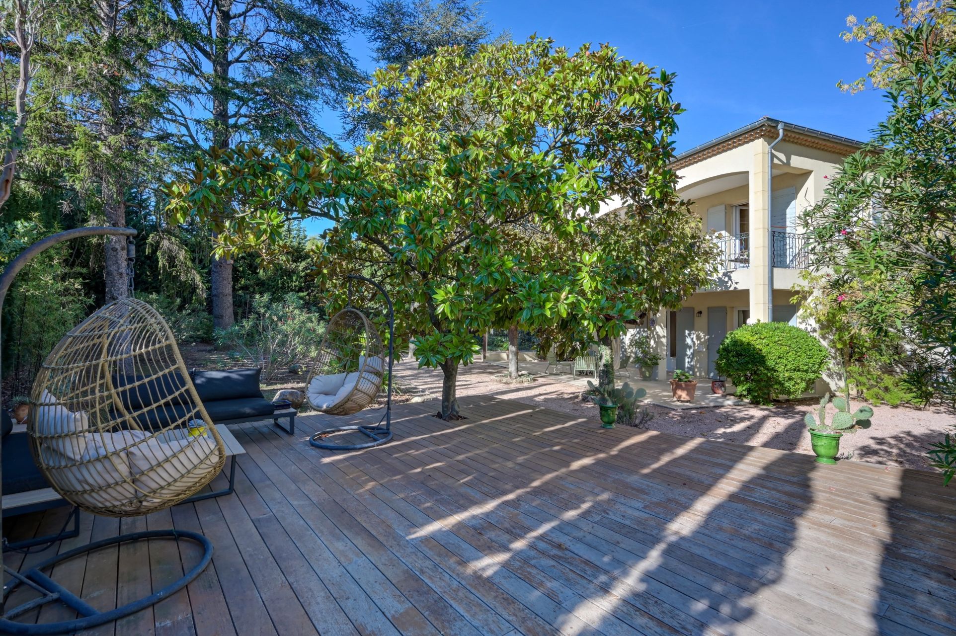 house 5 Rooms for sale on AIX EN PROVENCE (13100)