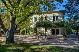 house 5 Rooms for sale on AIX EN PROVENCE (13100)