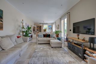 house 5 Rooms for sale on AIX EN PROVENCE (13100)