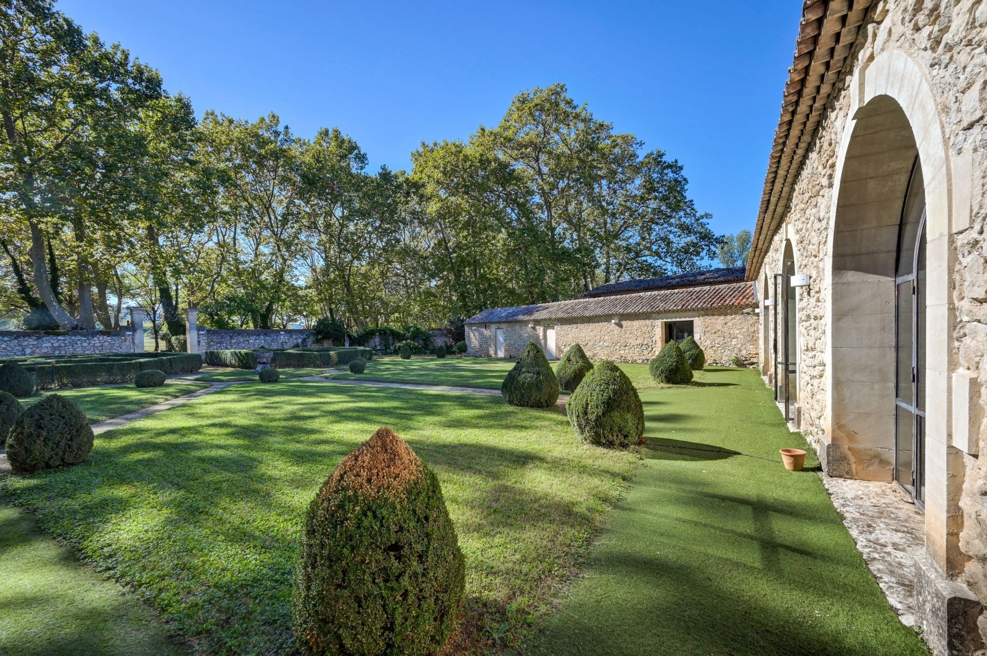 maison 10 Pièces en vente sur AIX EN PROVENCE (13100)