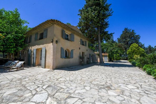 Vente Maison Aix-en-Provence 10&nbsp;Pièces 400&nbsp;m²